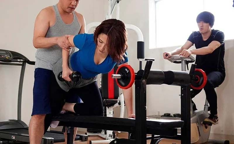Anh xã phát hiện bà xã địt nhau với huấn luyện viên thể hình